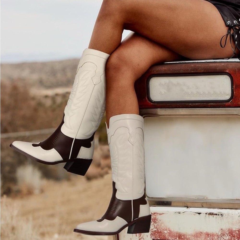Two-Tone Heeled Cowboy Boots